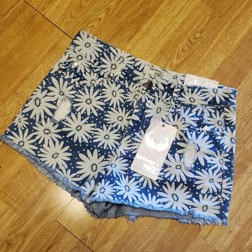 NWT Harmony + Havoc daisy distressed jean shorts 8